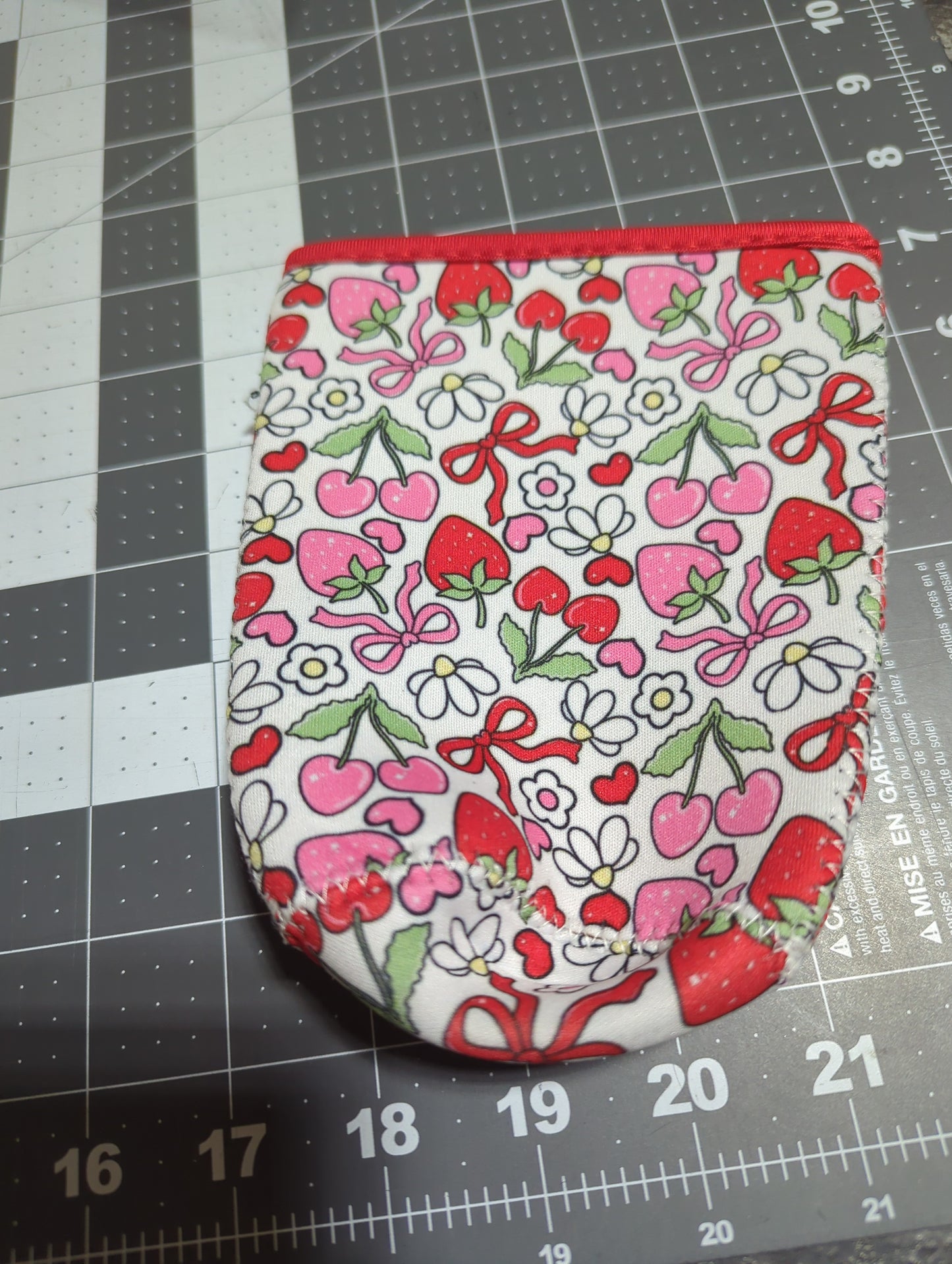 Strawberry Bows and Daisies Iced Coffee Koozie-32 oz